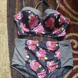 Size 1 & 2 Torrid women's bathing suit